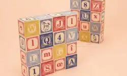 Uncle_Goose_French_Blocks cubes en bois alphabet francais et chiffres