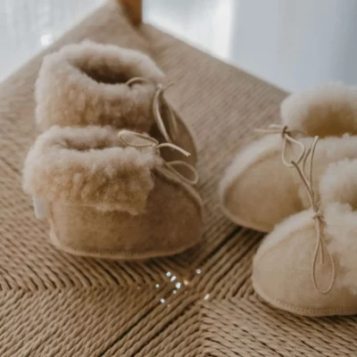 chaussons chaud taille 0 6 mois et taille 6 12 mois en laine epaisse made in EU