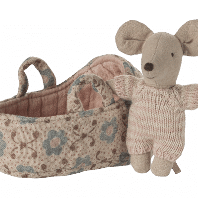 Maileg : bébé souris dans son couffin