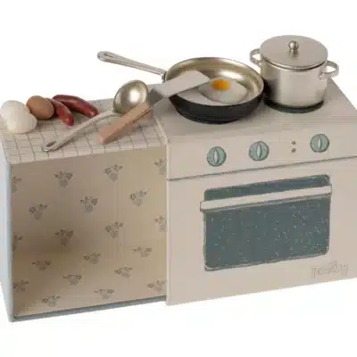 Maileg : cuisinière et ses accessoires