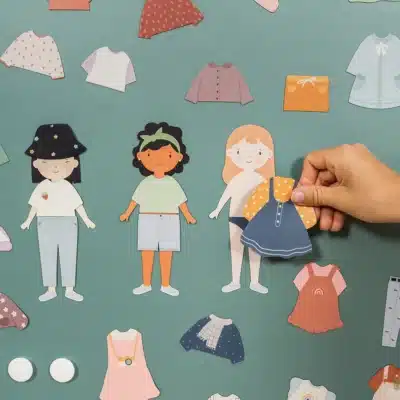 Ferflex : poupée magnétique fille à habiller