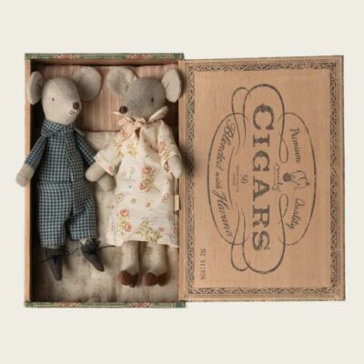 Maileg : grands parents souris dans une boite lit