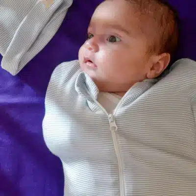 Tante Reine : gigoteuse à emmailloter pistache