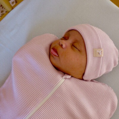 Tante Reine : bonnet de naissance Bonbon